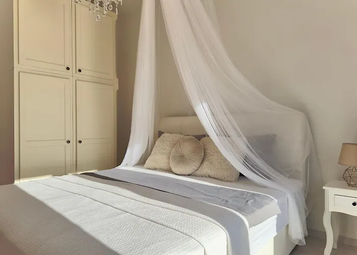 Elite Flos Apartment *