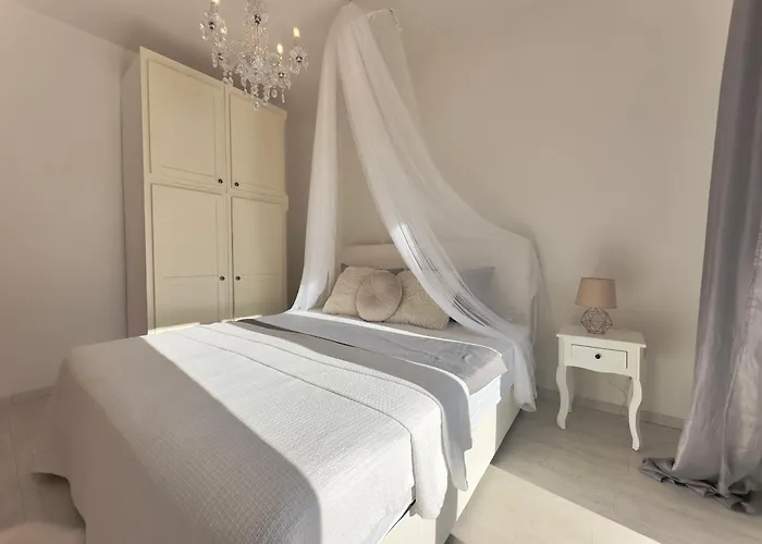 Elite Flos Apartment