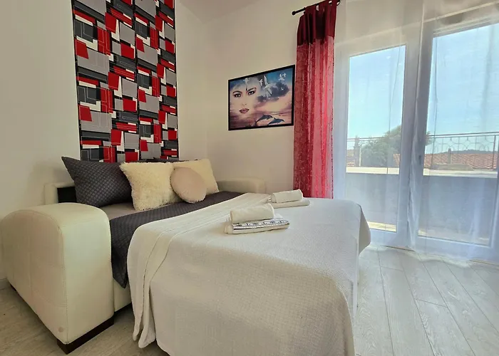 Elite Flos Apartment *