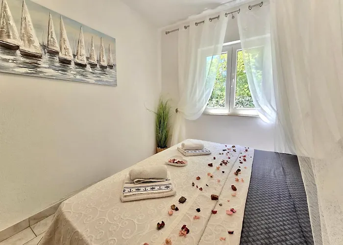 Elite Flos Apartment *