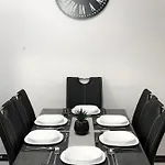 Elite Flos Apartment