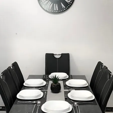 Elite Flos Apartment