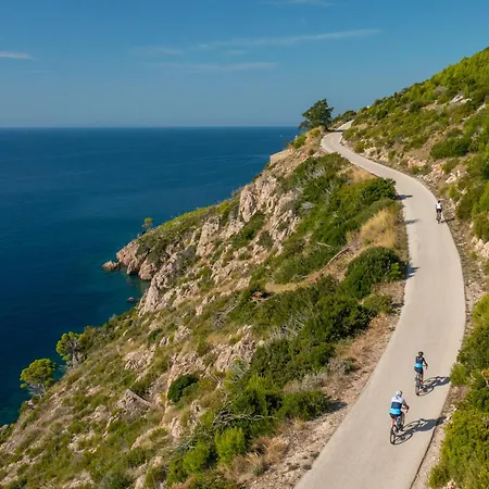 Elite Flos Apartment *