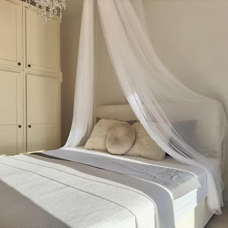 Elite Flos Apartment *