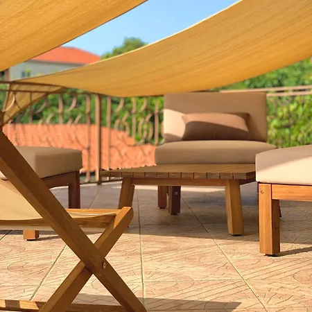 Elite Flos Apartment