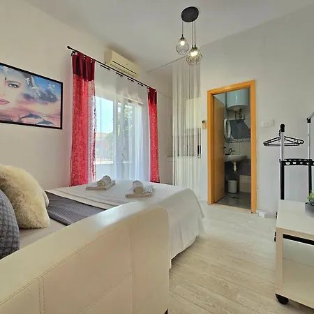 Elite Flos Apartment Orebic