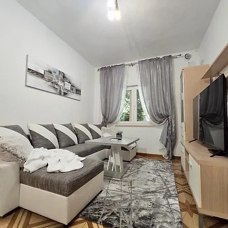 Apartment Elite Flos